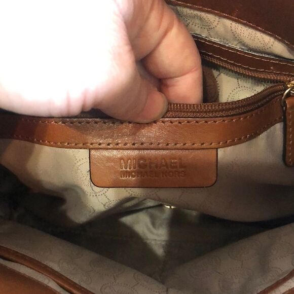 Michael Kors Bag   - Picture 5 of 6